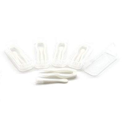 Пинцет пластиковый с лопаткой-присоской в футляре